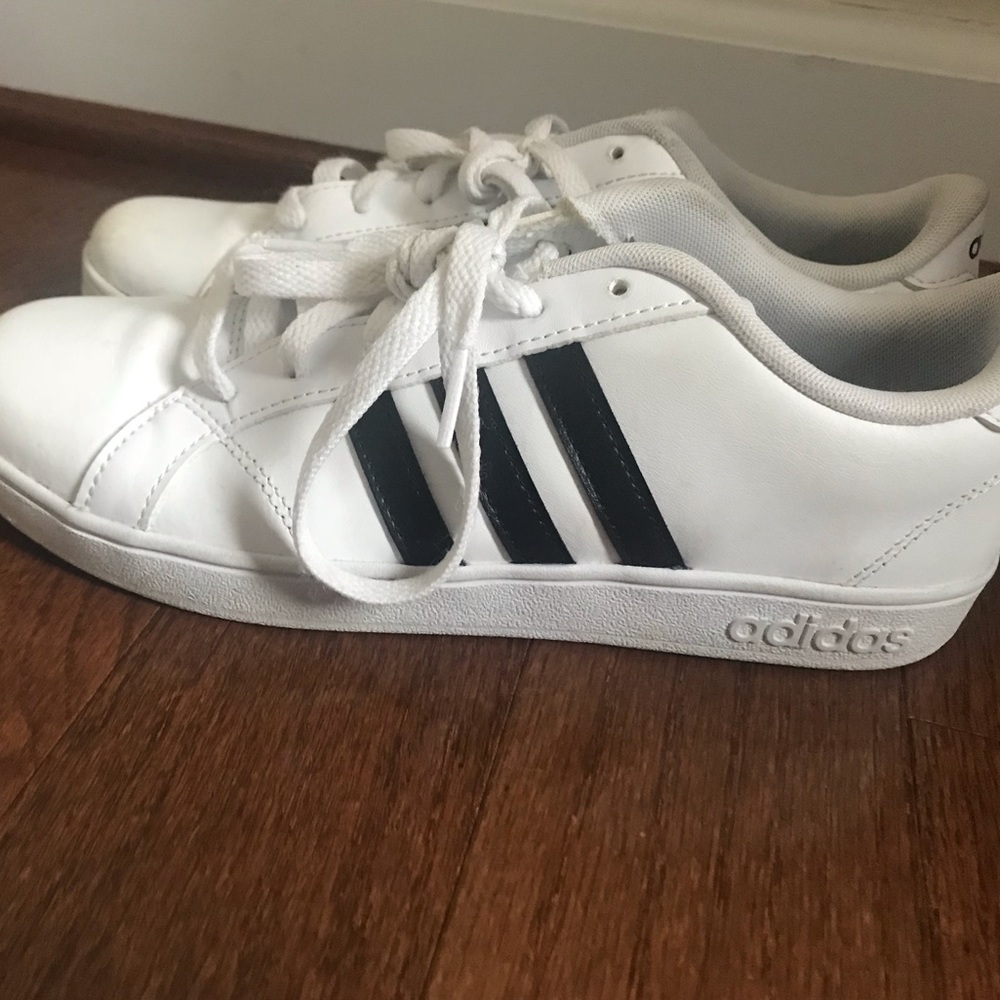 Adidas leather tennis shoes